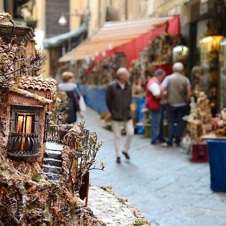 Via Dei Tribunali-Duomo Casina In Centro Storico Villa เนเปิลส์ ภายนอก รูปภาพ